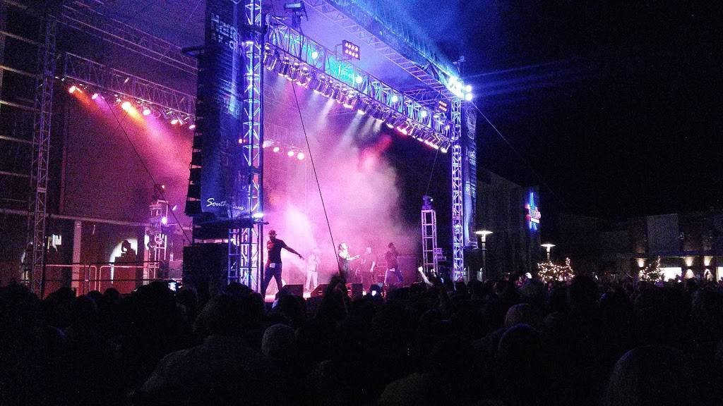 UltraStar Multi-tainment Center at Ak-Chin Circle | restaurant | 16000 N Maricopa Rd, Maricopa, AZ 85139, USA | 5205683456 OR +1 520-568-3456