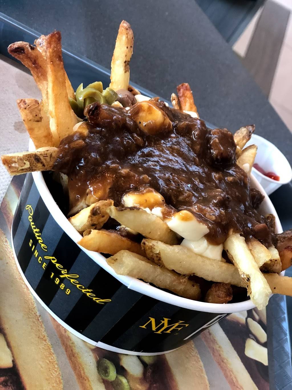 New York Fries - Devonshire Mall | restaurant | 3100 Howard Ave Unit Q13, Windsor, ON N8X 3Y8, Canada | 5199665336 OR +1 519-966-5336