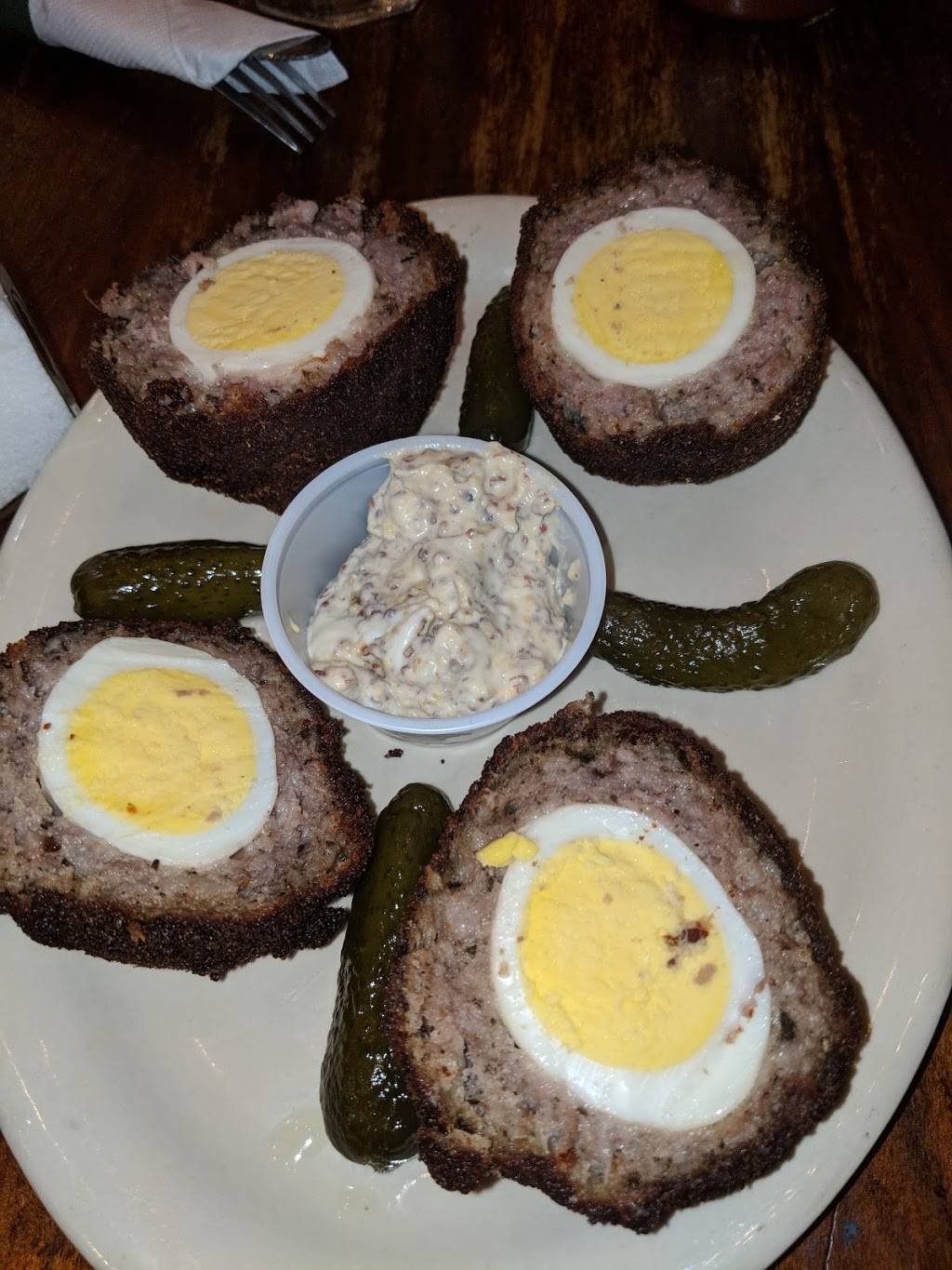 Trotters Tavern | restaurant | 119 N Main St, Bowling Green, OH 43402, USA | 4193525895 OR +1 419-352-5895