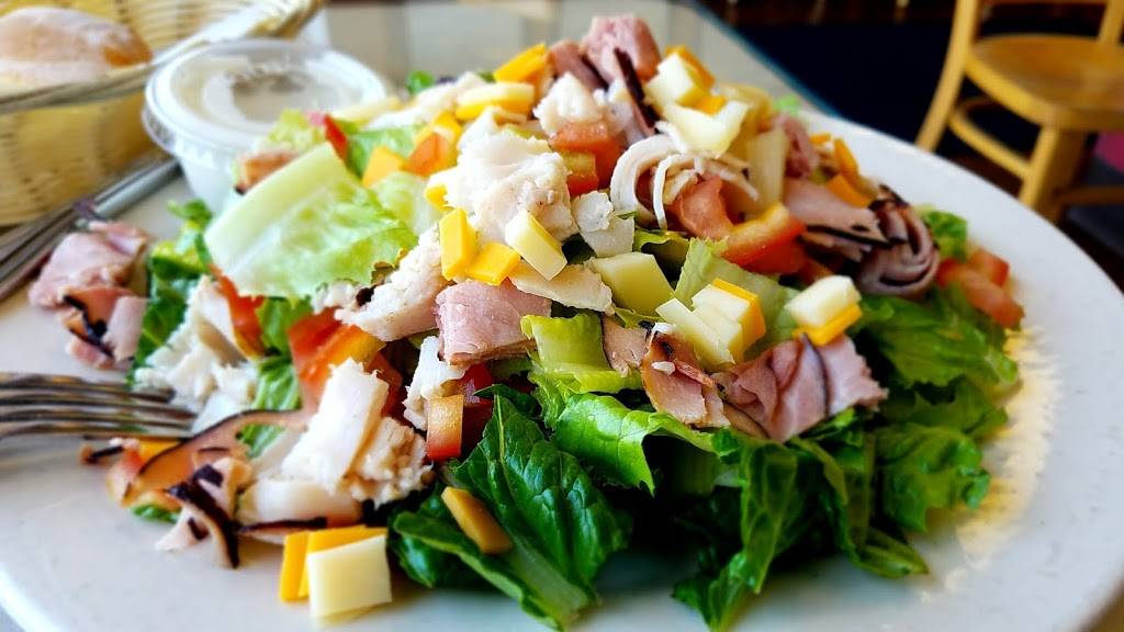 Maxis Lunchonette | restaurant | 10068 Pacific Heights Blvd, San Diego, CA 92121, USA | 8586380088 OR +1 858-638-0088