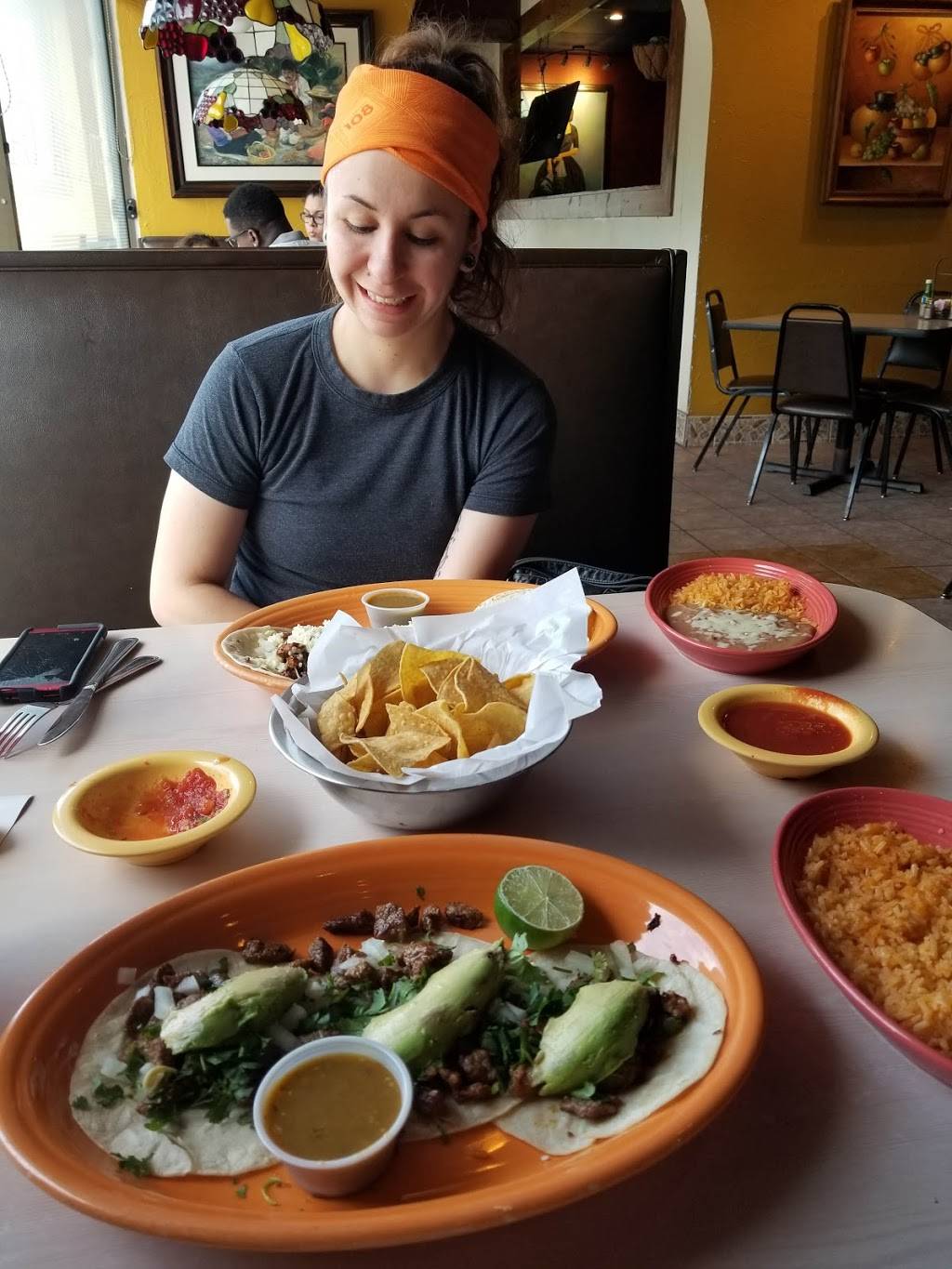 Dos Reales Mexican Restaurant | restaurant | 8841 W 75th St, Overland Park, KS 66204, USA | 9133411046 OR +1 913-341-1046