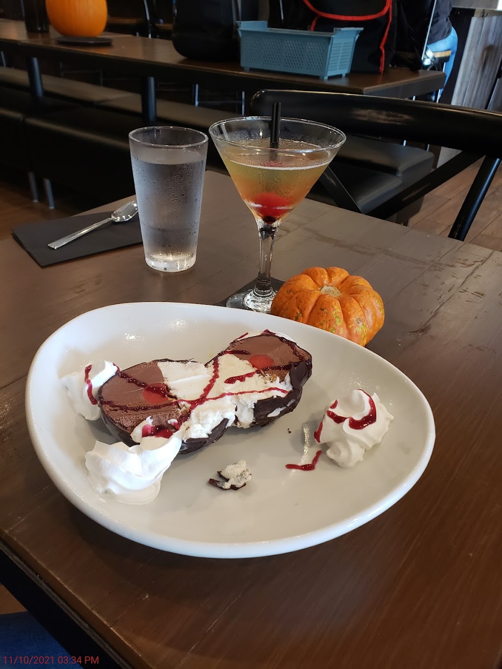 Geenas Cucina | restaurant | 36-21 Review Ave, Queens, NY 11101, USA | 7183927100 OR +1 718-392-7100