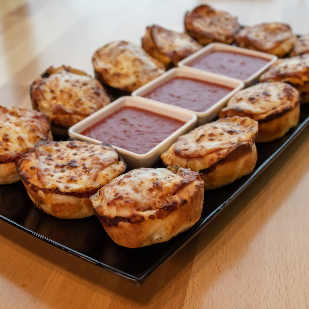 Noble Romans Craft Pizza & Pub | restaurant | 1315 W 86th St, Indianapolis, IN 46260, USA | 3173895565 OR +1 317-389-5565