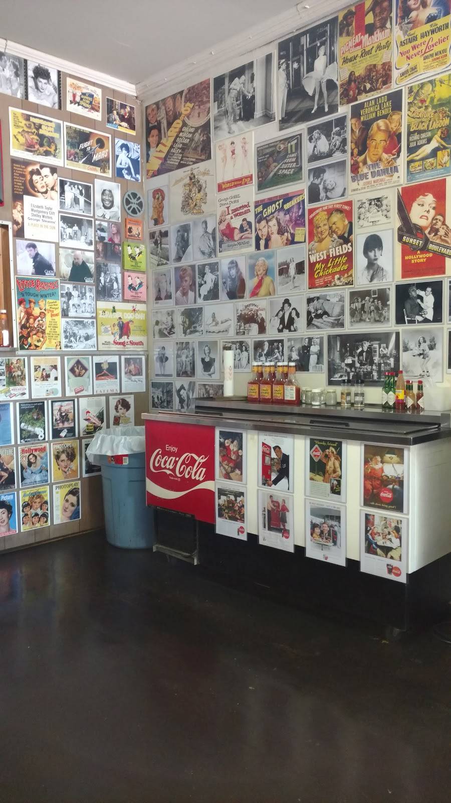 Joes Place | restaurant | 111 Simpson St, Gilmer, TX 75644, USA | 9038432161 OR +1 903-843-2161