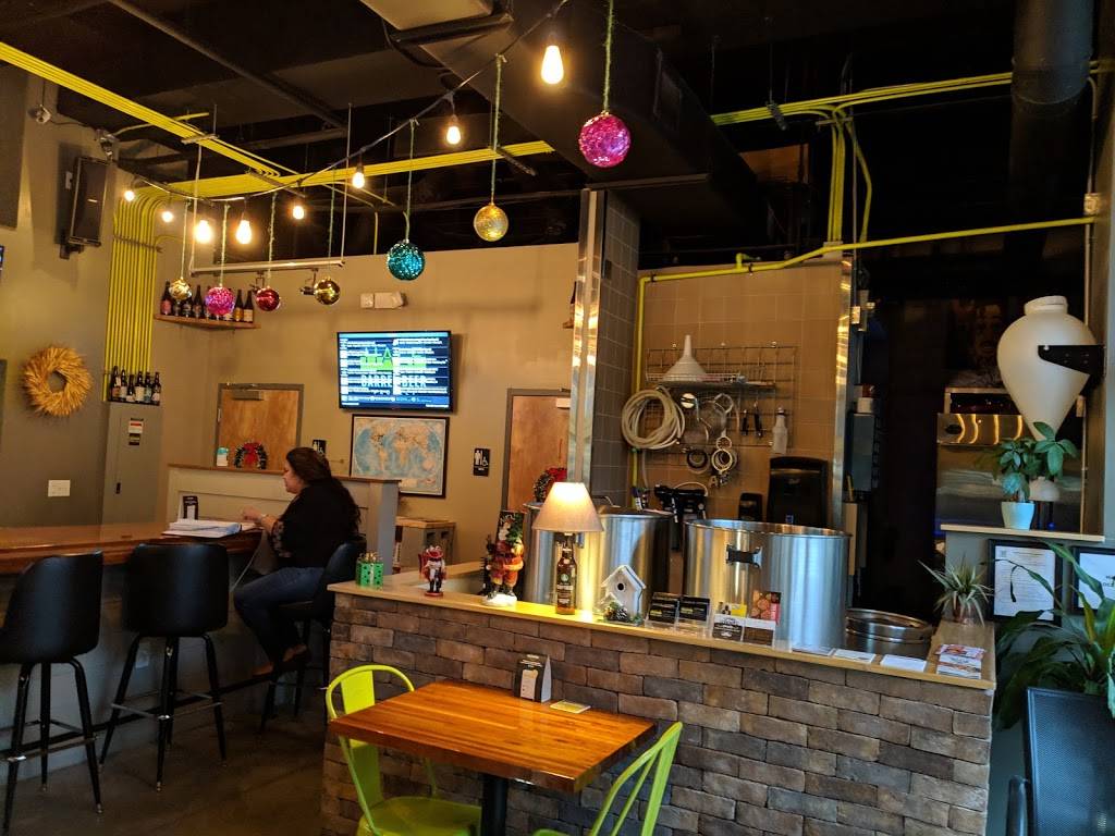 Half Barrel Beer Project | restaurant | 9650 Universal Blvd #143, Orlando, FL 32819, USA | 4072033946 OR +1 407-203-3946