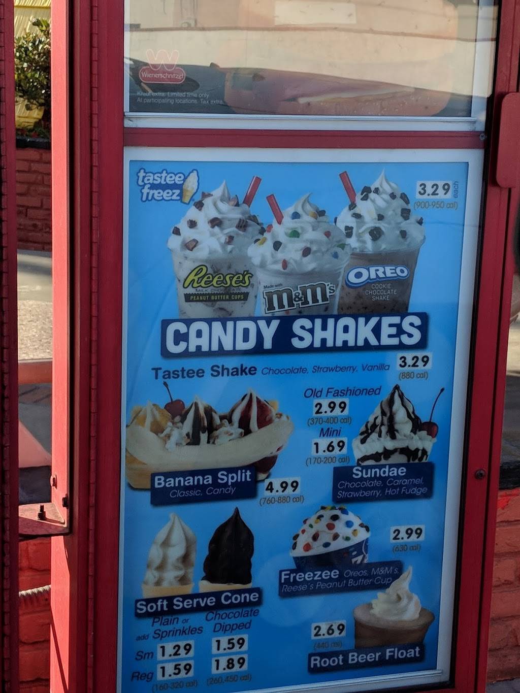 Wienerschnitzel | restaurant | 230 N Gaffey St, San Pedro, CA 90731, USA | 3108314486 OR +1 310-831-4486