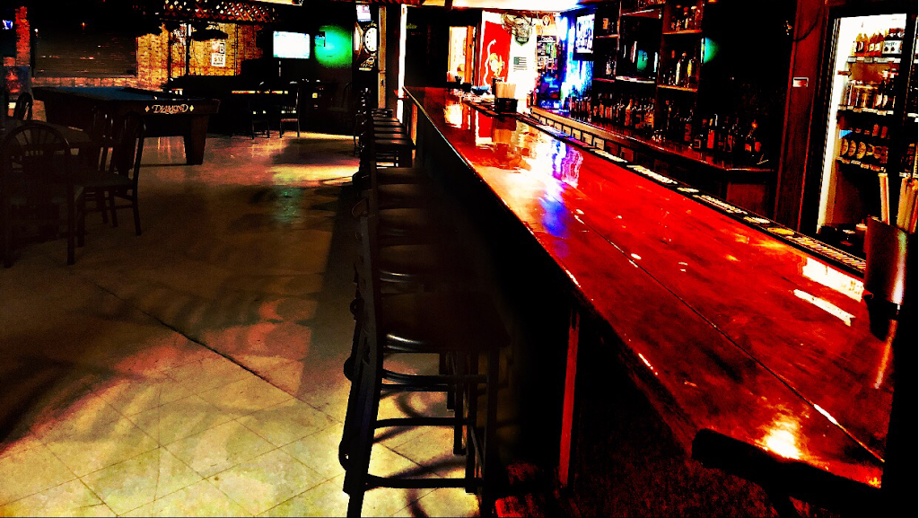 Trails Hideout | restaurant | 12 McKinley Ave, Frankfort, IN 46041, USA | 7656014014 OR +1 765-601-4014