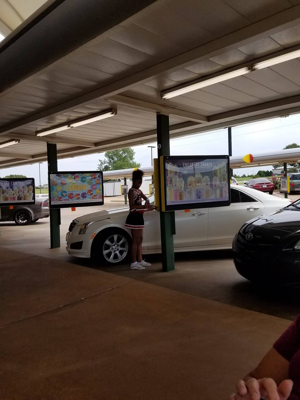 Sonic Drive-In | restaurant | 3701 W. Memorial Road, Oklahoma City, OK 73134, USA | 4057525585 OR +1 405-752-5585