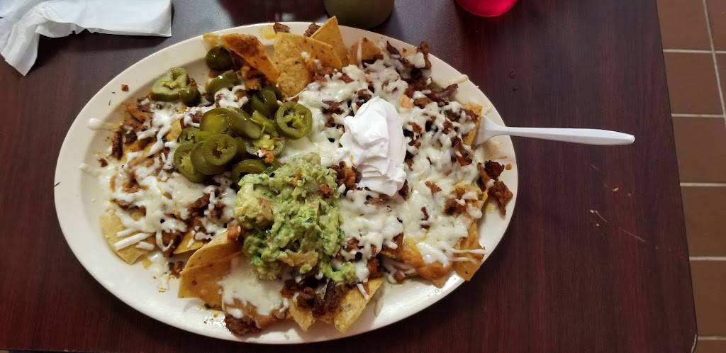 Taquería Primo Chukis Uptown | restaurant | 1708 W Lawrence Ave, Chicago, IL 60640, USA | 8722087075 OR +1 872-208-7075