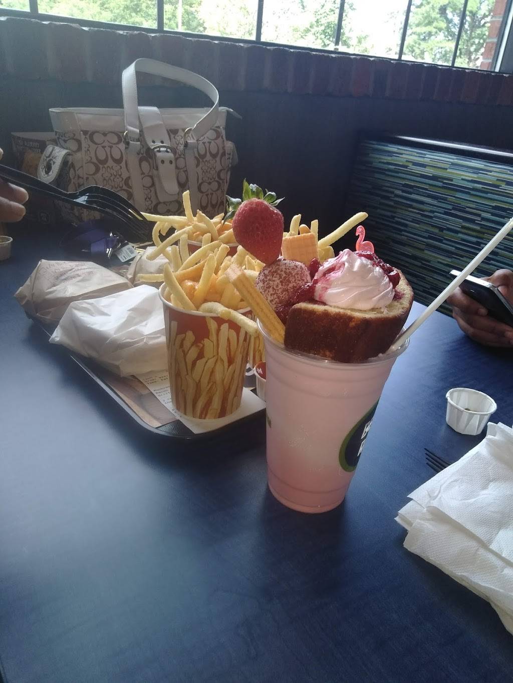 Beef-A-Roo | restaurant | 2538 Auburn St, Rockford, IL 61101, USA | 8159627674 OR +1 815-962-7674