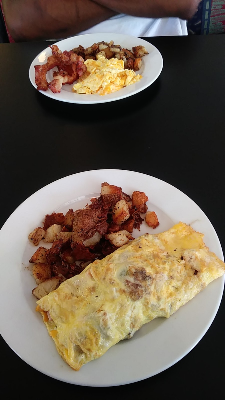 Holland House Restaurant | restaurant | 601 E 68th St, Savannah, GA 31405, USA | 9123523382 OR +1 912-352-3382