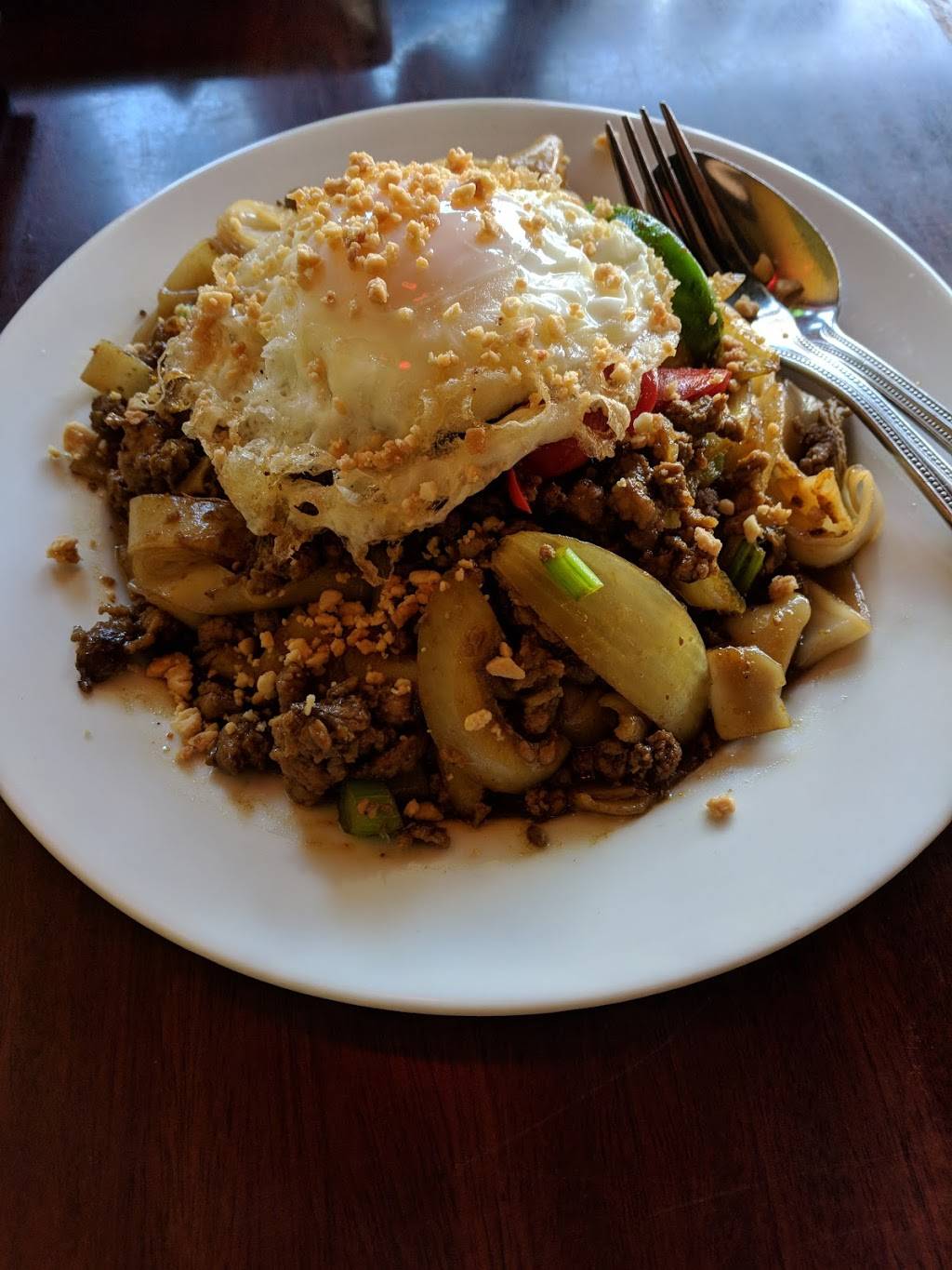 Chabaa Thai Cuisine | restaurant | 2123 Irving St, San Francisco, CA 94122, USA | 4157533347 OR +1 415-753-3347