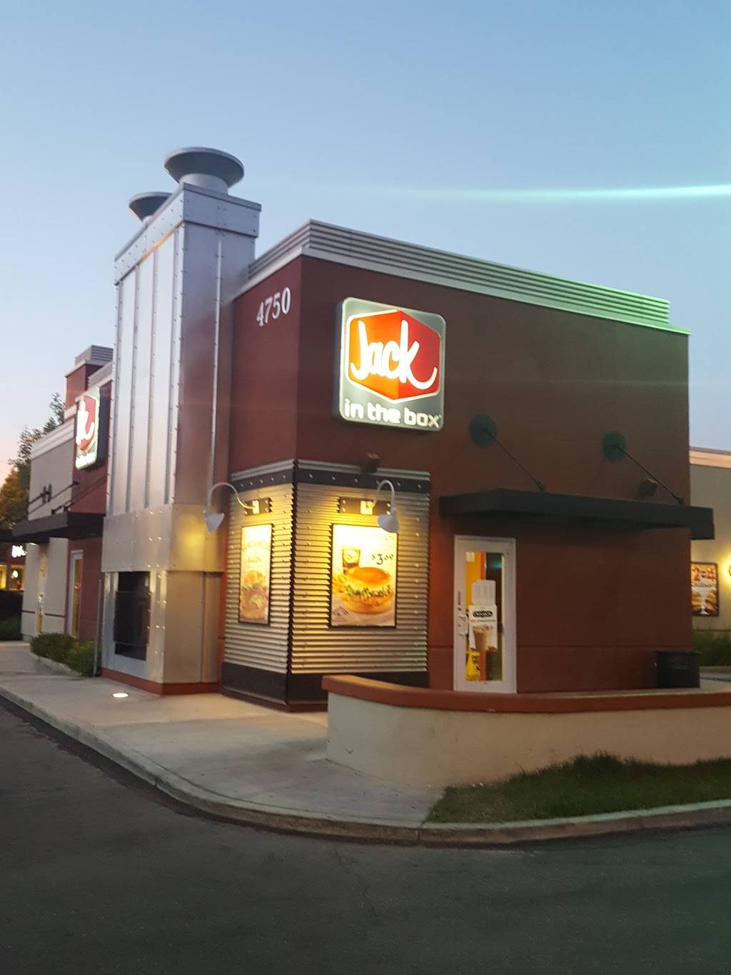 Jack in the Box | restaurant | 4750 Gosford Rd, Bakersfield, CA 93313, USA | 6618340190 OR +1 661-834-0190