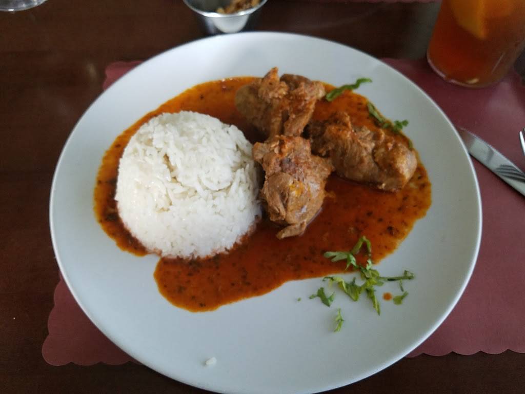 Off the Hook Bar and Grill Peruvian Restaurant | restaurant | 10901 US-441, Belleview, FL 34420, USA | 3523070661 OR +1 352-307-0661