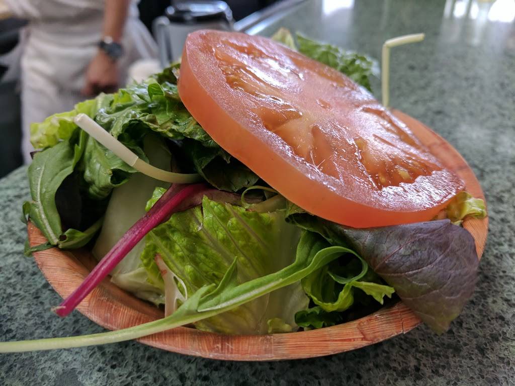 Randazzos Clam Bar | restaurant | 2017 Emmons Ave, Brooklyn, NY 11235, USA | 7186150010 OR +1 718-615-0010