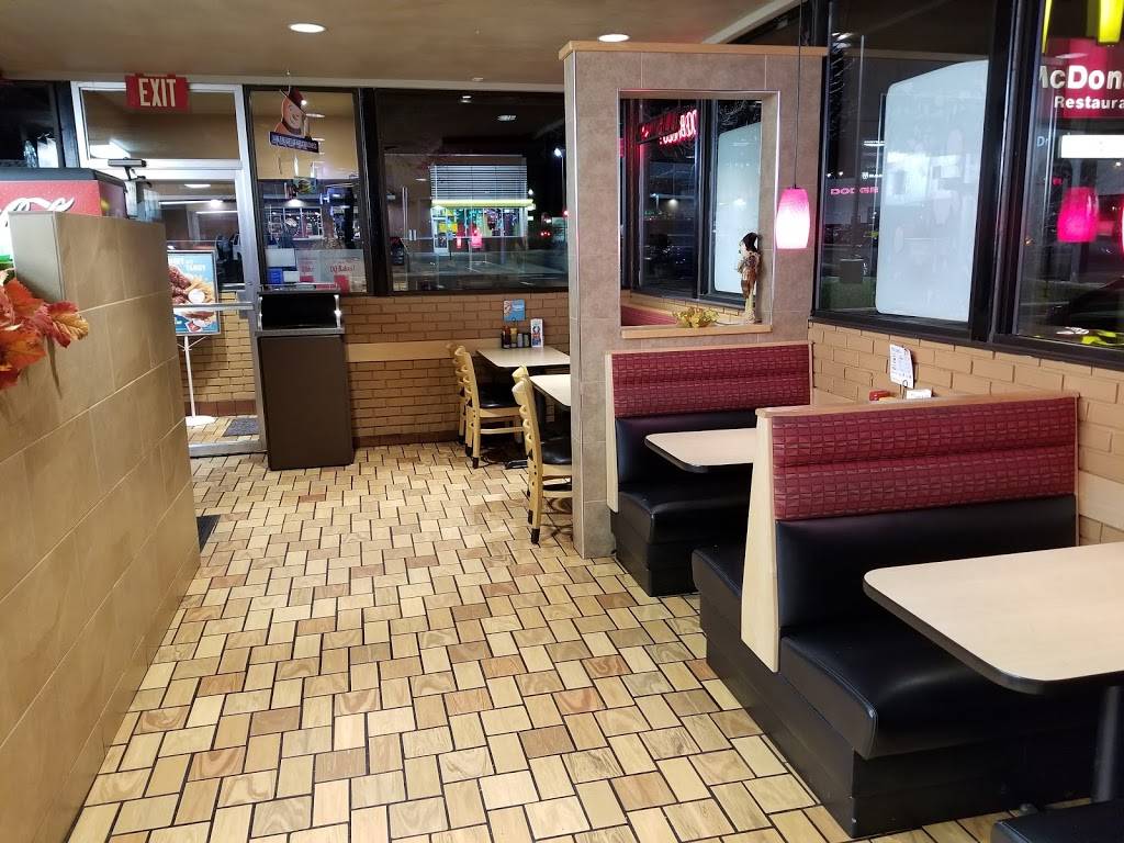Dairy Queen Grill & Chill | restaurant | 405 8th St, Monroe, WI 53566, USA | 6083255584 OR +1 608-325-5584