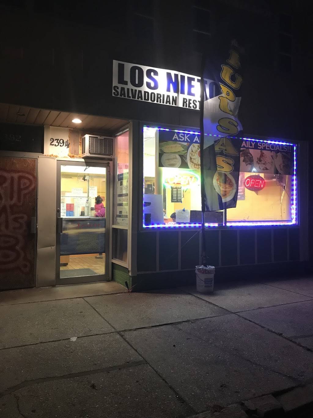 Los Nietos Llc | restaurant | 2394 Iverson St, Temple Hills, MD 20748, USA | 2407192858 OR +1 240-719-2858