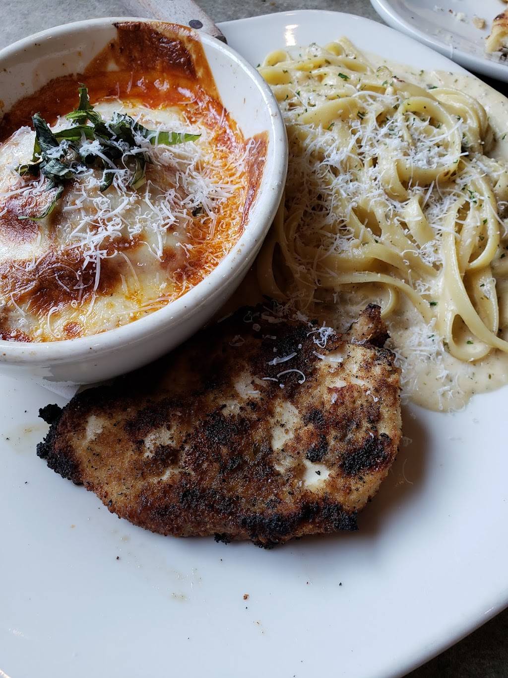 Uccellos Ristorante- Caledonia | restaurant | 8256 Broadmoor Ave SE, Caledonia, MI 49316, USA | 6168911100 OR +1 616-891-1100