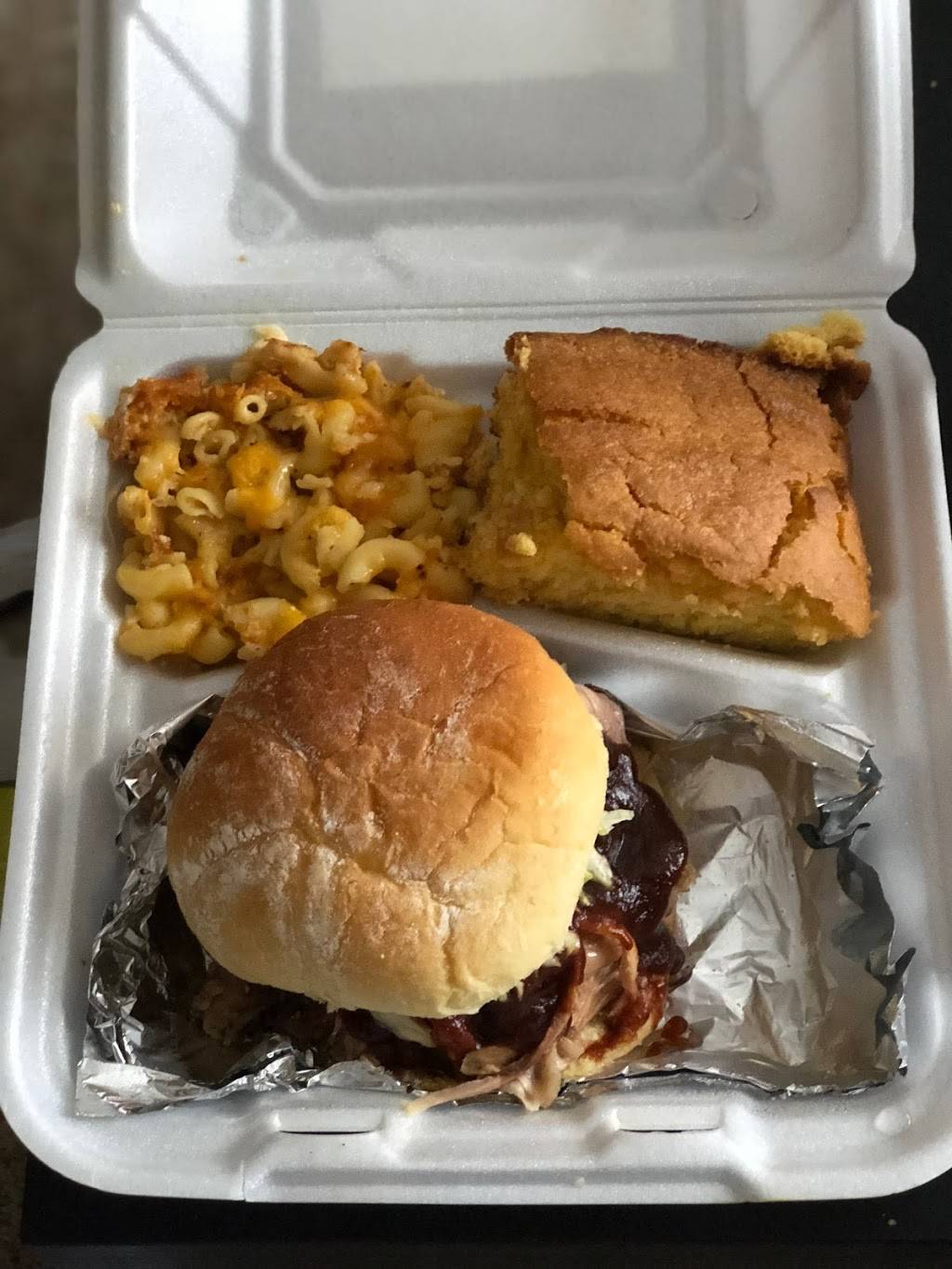 Ricky Ds Rib Shack | restaurant | 302 Winchester Ave, New Haven, CT 06511, USA | 2037454998 OR +1 203-745-4998