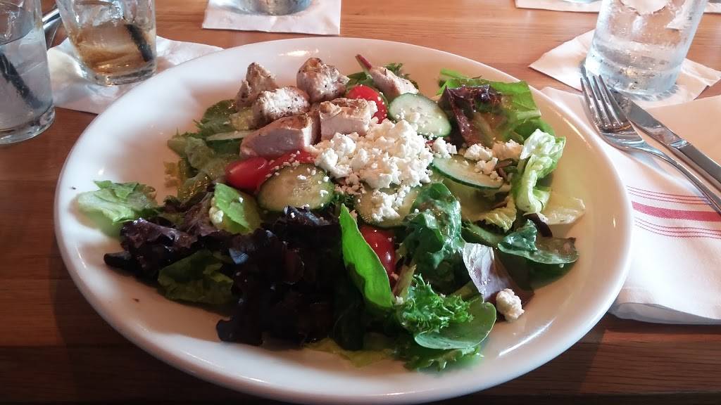 Earls Kitchen + Bar | night club | 7535 N Kendall Dr Unit 2510, Miami, FL 33156, USA | 3056671786 OR +1 305-667-1786