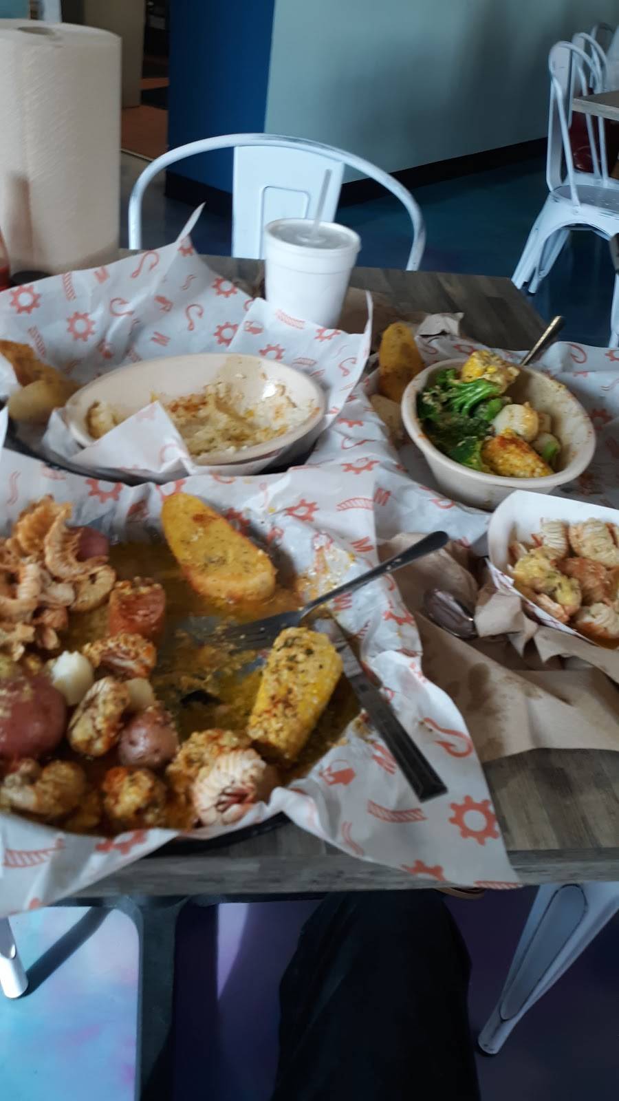 Melbourne Seafood Station | restaurant | 630 E Eau Gallie Blvd Suite 101, Indian Harbour Beach, FL 32937, USA | 3214253571 OR +1 321-425-3571