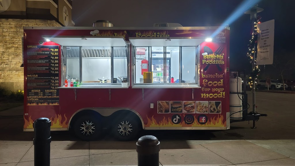 Buncha Foodies | restaurant | 29300 Hempstead Rd Suite 400, Cypress, TX 77433, USA | 8324030330 OR +1 832-403-0330