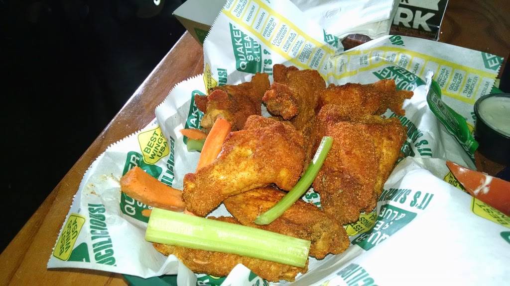 Quaker Steak & Lube | restaurant | 10 Chrome Dr, Greenville, SC 29615, USA | 8646789464 OR +1 864-678-9464