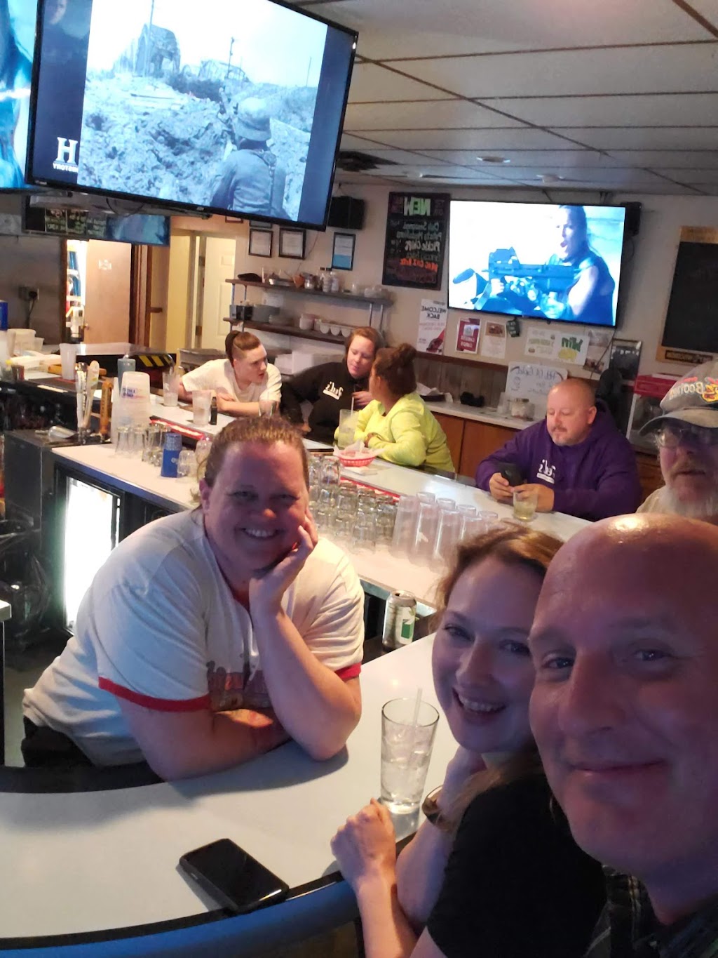 Jeds New Stein n Grill | restaurant | 2379 N New Franken Rd, New Franken, WI 54229, USA | 9208662223 OR +1 920-866-2223