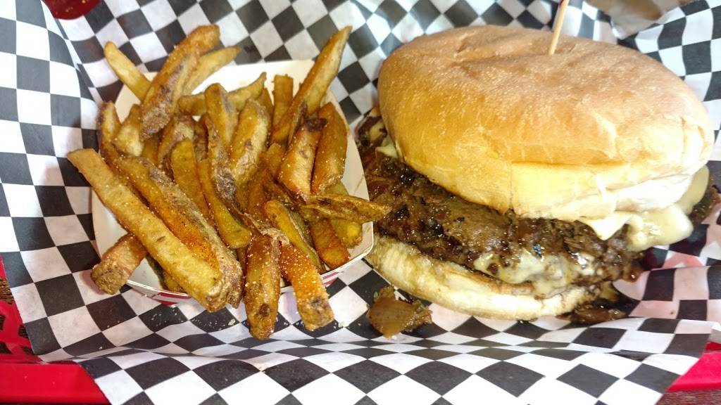 Hubcap Grill Galveston | restaurant | 2021 Strand St #3, Galveston, TX 77550, USA | 4092203551 OR +1 409-220-3551
