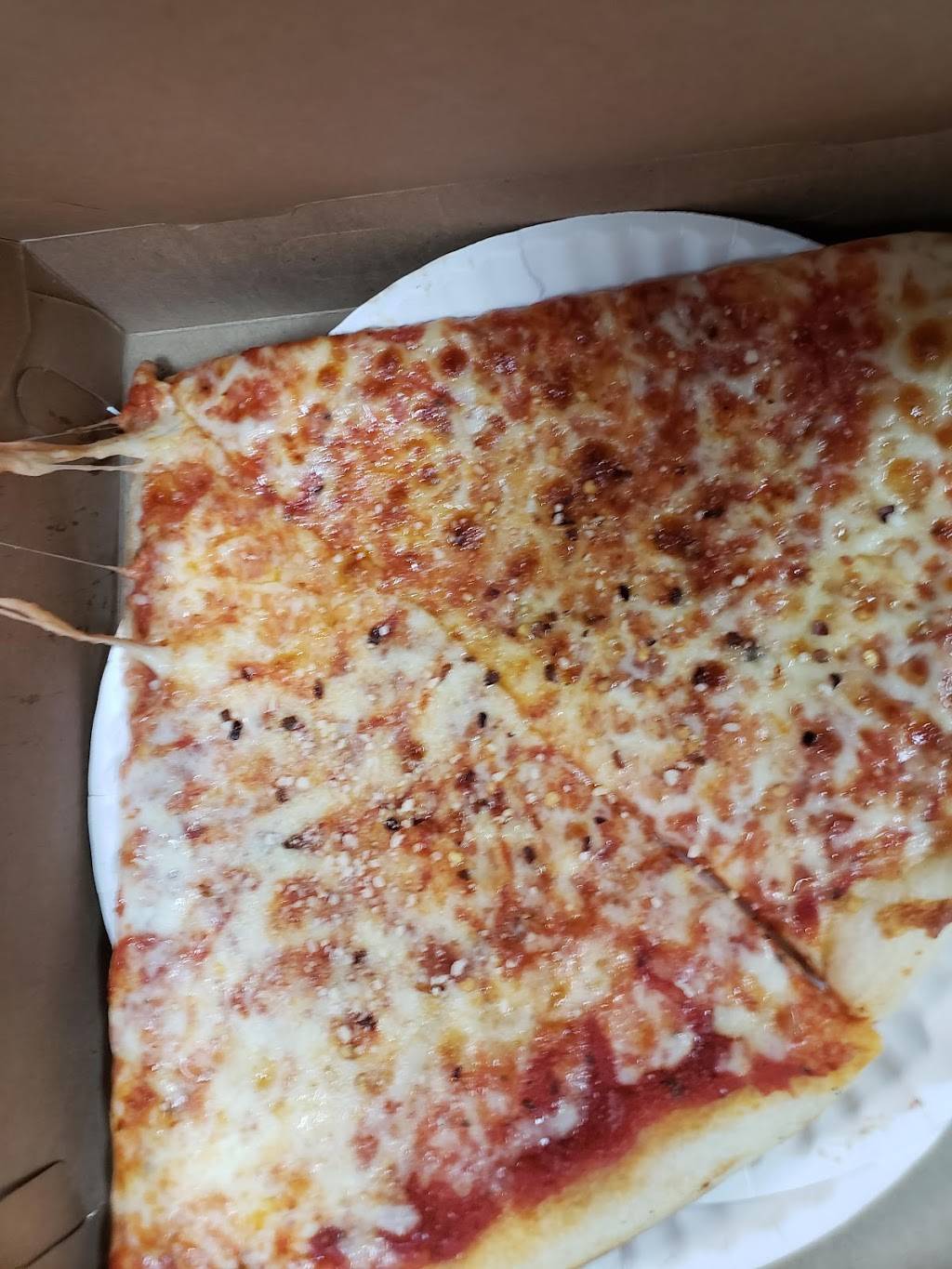 Toms Delicious Pizza | restaurant | 3161 Broadway, New York, NY 10027, USA | 2129322100 OR +1 212-932-2100