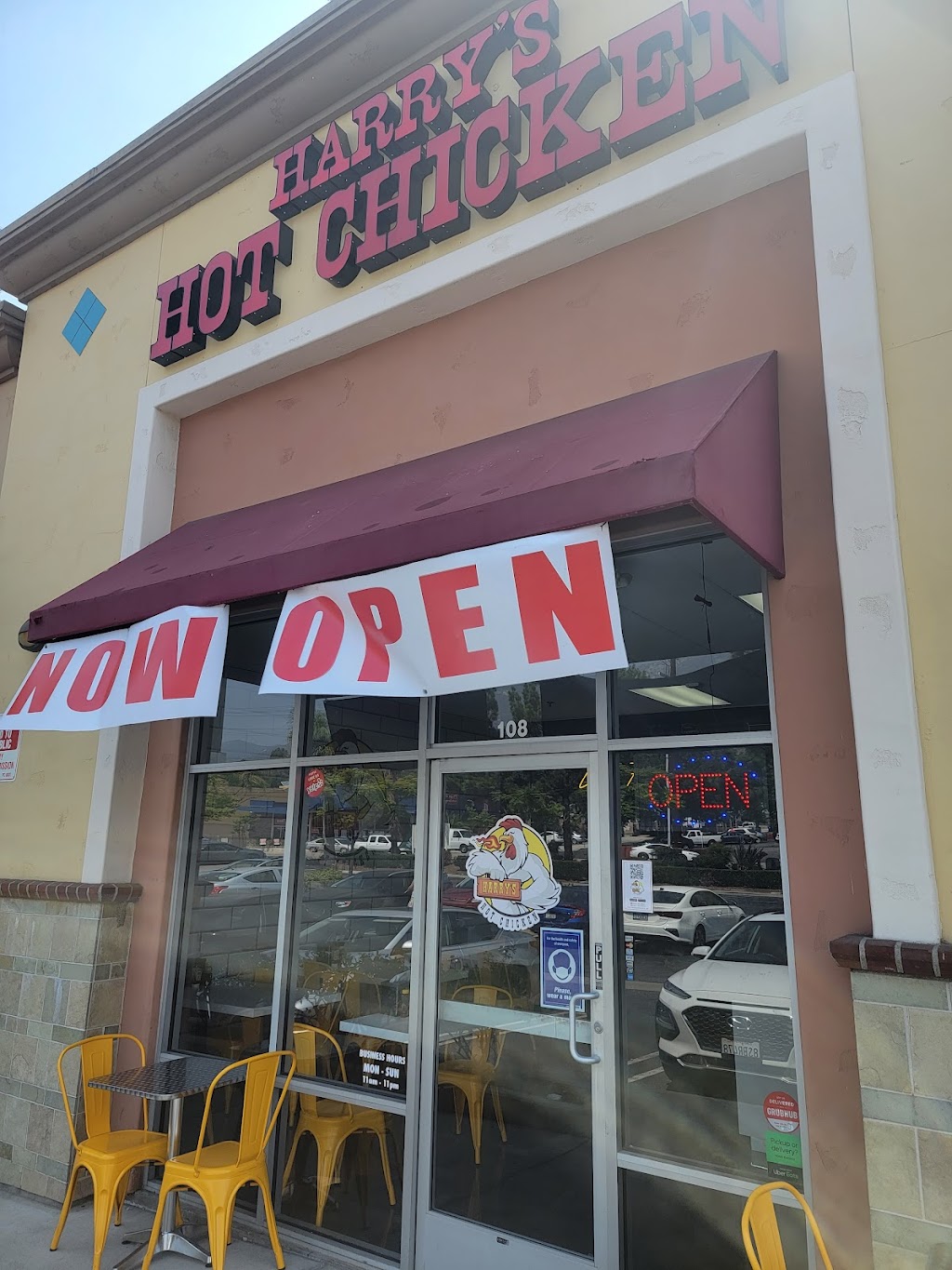 Harrys Hot Chicken | restaurant | 6540 Foothill Blvd Suite #108, Tujunga, CA 91042, USA | 8182739424 OR +1 818-273-9424