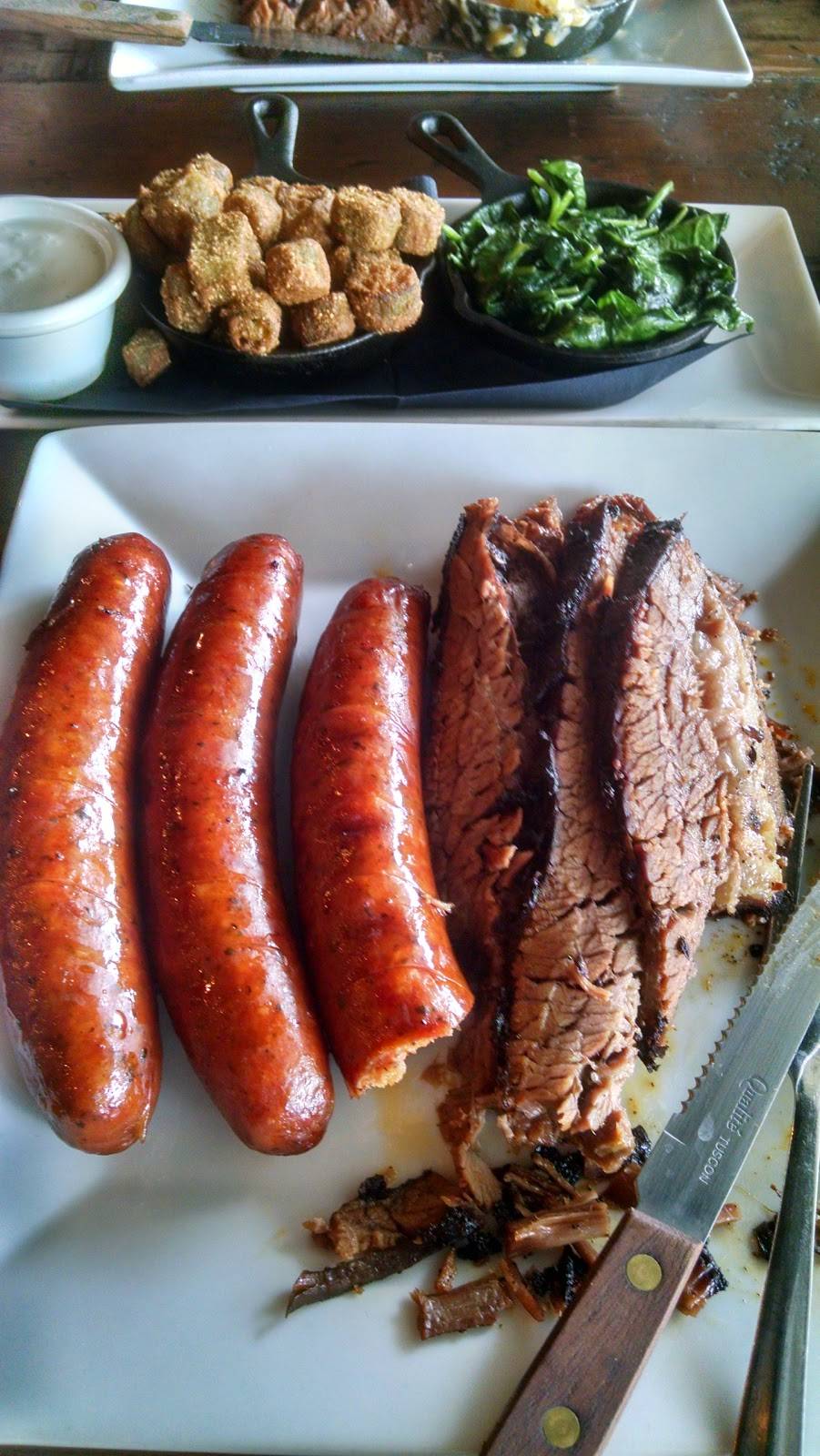 Smokehouse on Main | restaurant | 24255 Main St, Santa Clarita, CA 91321, USA | 6618884585 OR +1 661-888-4585