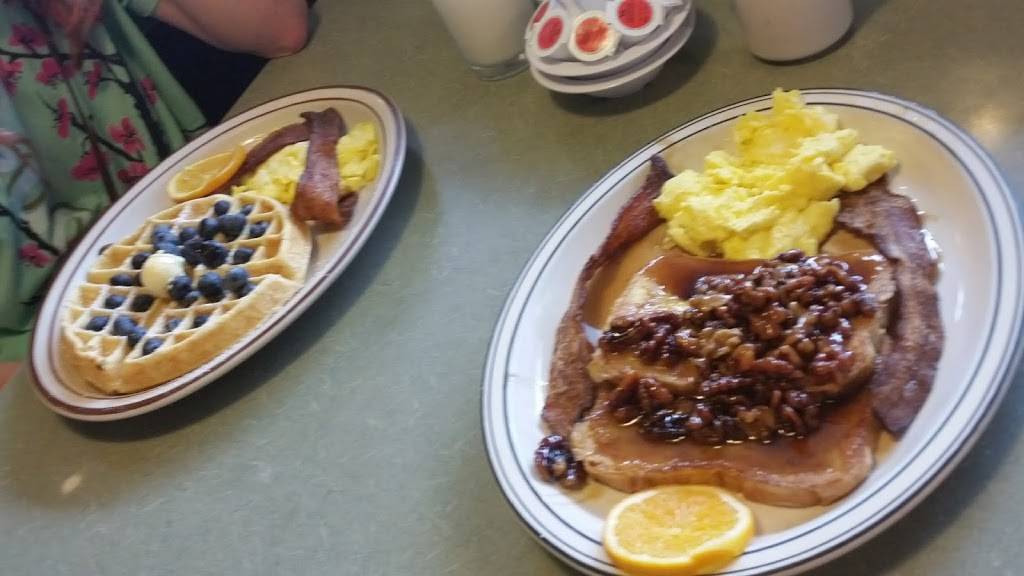 Country Cafe | restaurant | 6370 Pioneer St, Ridgefield, WA 98642, USA | 3608878201 OR +1 360-887-8201