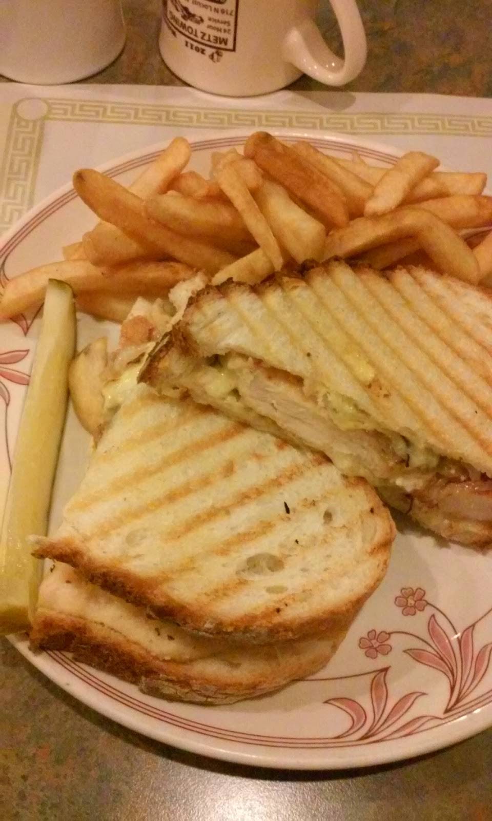 Yannis Cafe | cafe | 145 N Main St, Manteno, IL 60950, USA | 8154686331 OR +1 815-468-6331