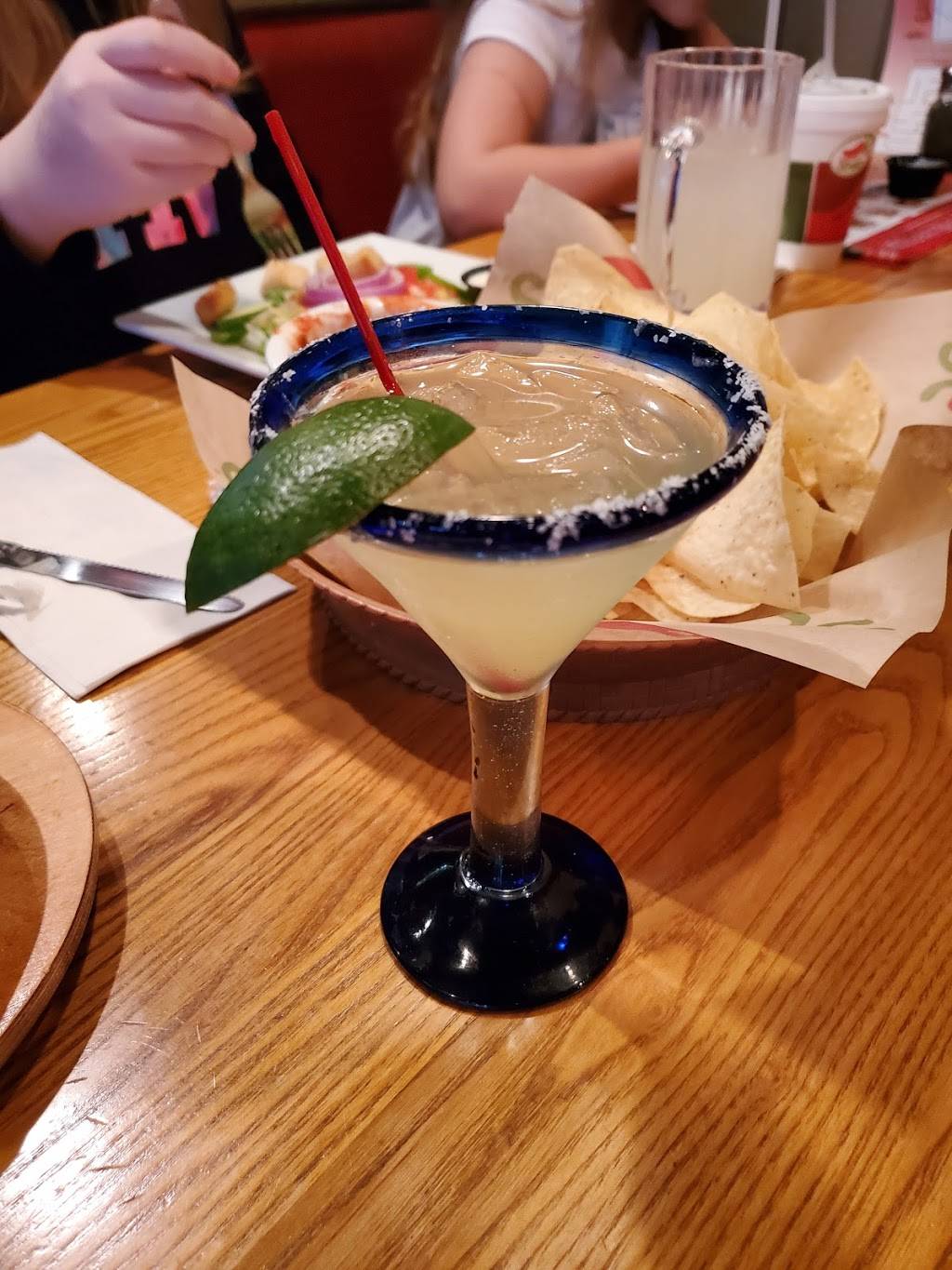 Chilis Grill & Bar | Open for Dine-In, Delivery and Takeout | restaurant | 10520 W Central Ave, Wichita, KS 67212, USA | 3167212700 OR +1 316-721-2700