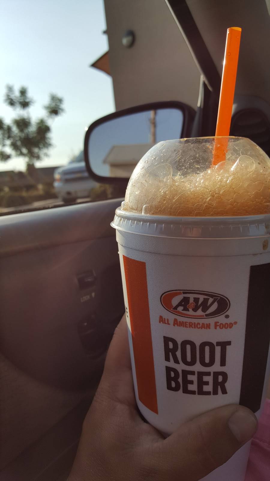A&W Restaurant | restaurant | 2124 W Riggin Ave, Visalia, CA 93291, USA | 5596255443 OR +1 559-625-5443
