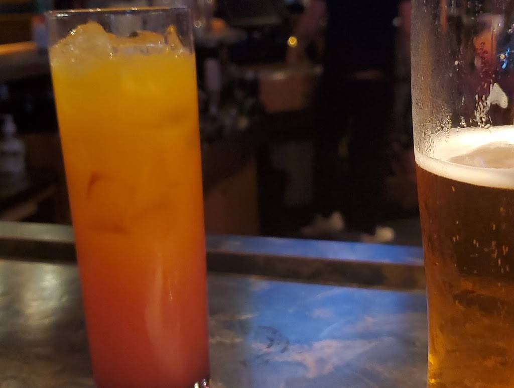 Scotyz | night club | 3979 Bd Taschereau, Saint-Hubert, QC J4T 2G5, Canada | 4506763244 OR +1 450-676-3244