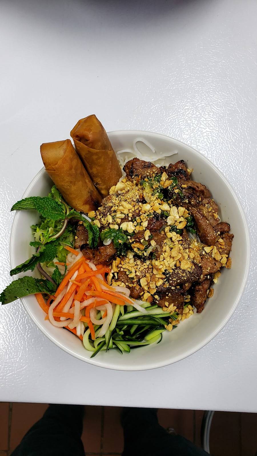 Hello Vietnam | restaurant | 722 N 2nd St, Philadelphia, PA 19123, USA | 2159222800 OR +1 215-922-2800