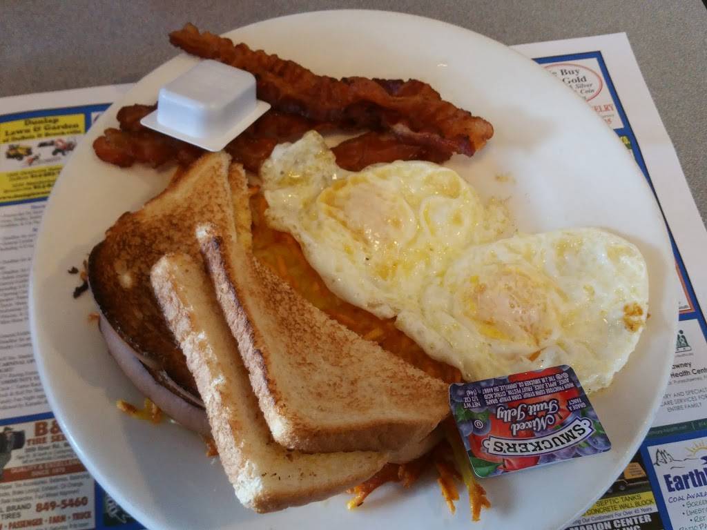 Punxy Phils Family Restaurant | restaurant | 116 Indiana St, Punxsutawney, PA 15767, USA | 8149381221 OR +1 814-938-1221