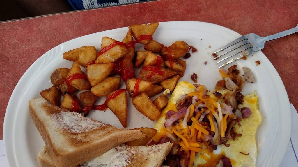 Friendlys | restaurant | 180 Ferry Rd, Old Bridge, NJ 08857, USA | 7323609909 OR +1 732-360-9909