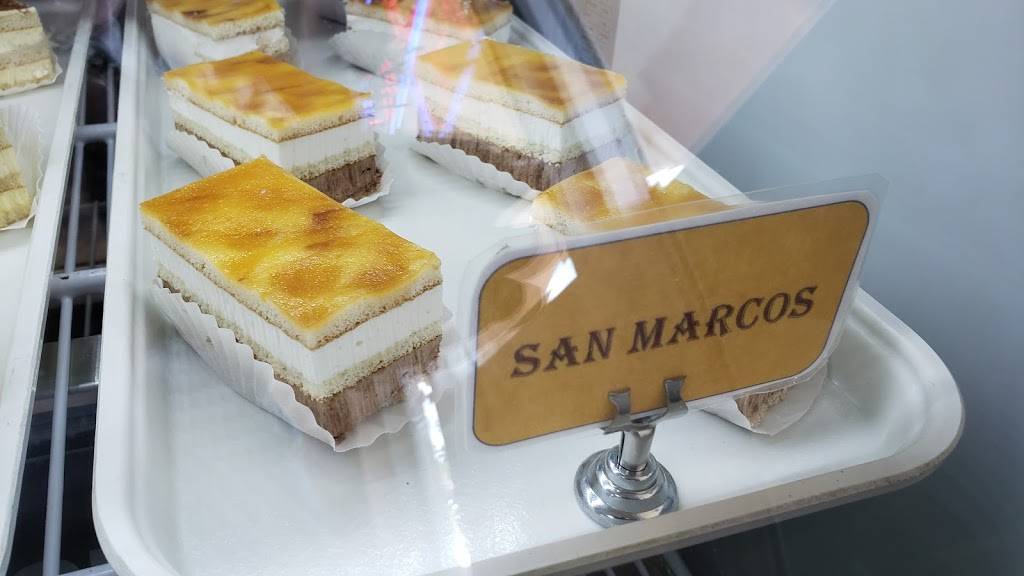 Bendoiro Bowls Factory | restaurant | 11735 SW 147th Ave Unit #3, Miami, FL 33196, USA | 3053856552 OR +1 305-385-6552