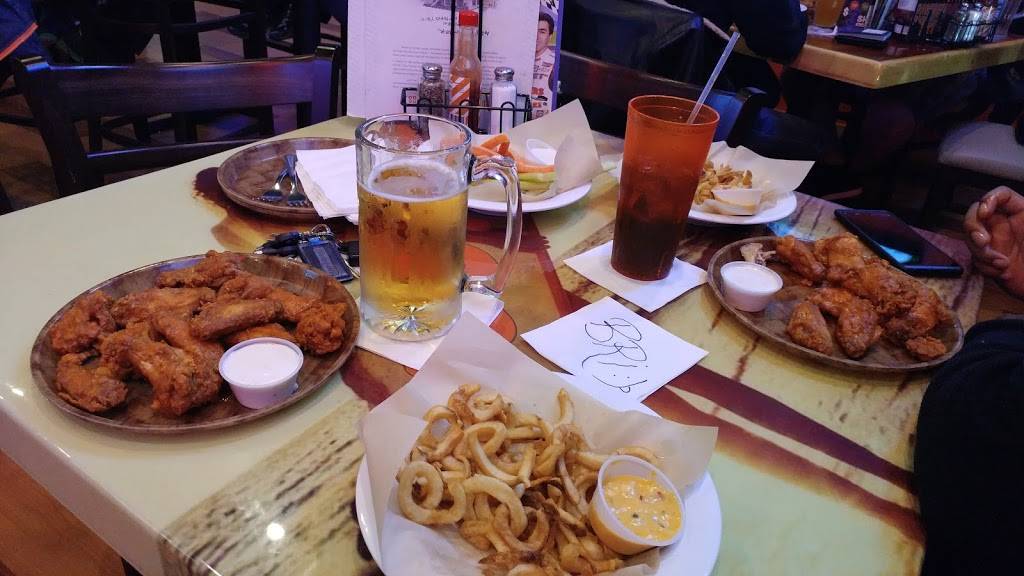 Hooters Dedham | restaurant | 850 Providence Hwy, Dedham, MA 02026, USA | 7813266600 OR +1 781-326-6600