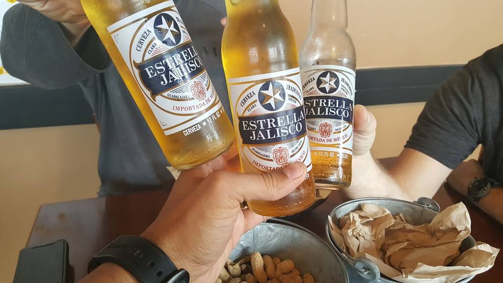 Wing Nutz | restaurant | 121 E 12300 S, Draper, UT 84020, USA | 8017277813 OR +1 801-727-7813