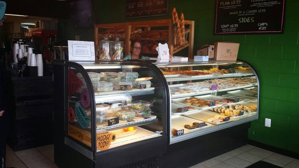 Hodgepodge Bakehouse | bakery | 3361 Mc Cracken St, Muskegon, MI 49441, USA | 2317558800 OR +1 231-755-8800