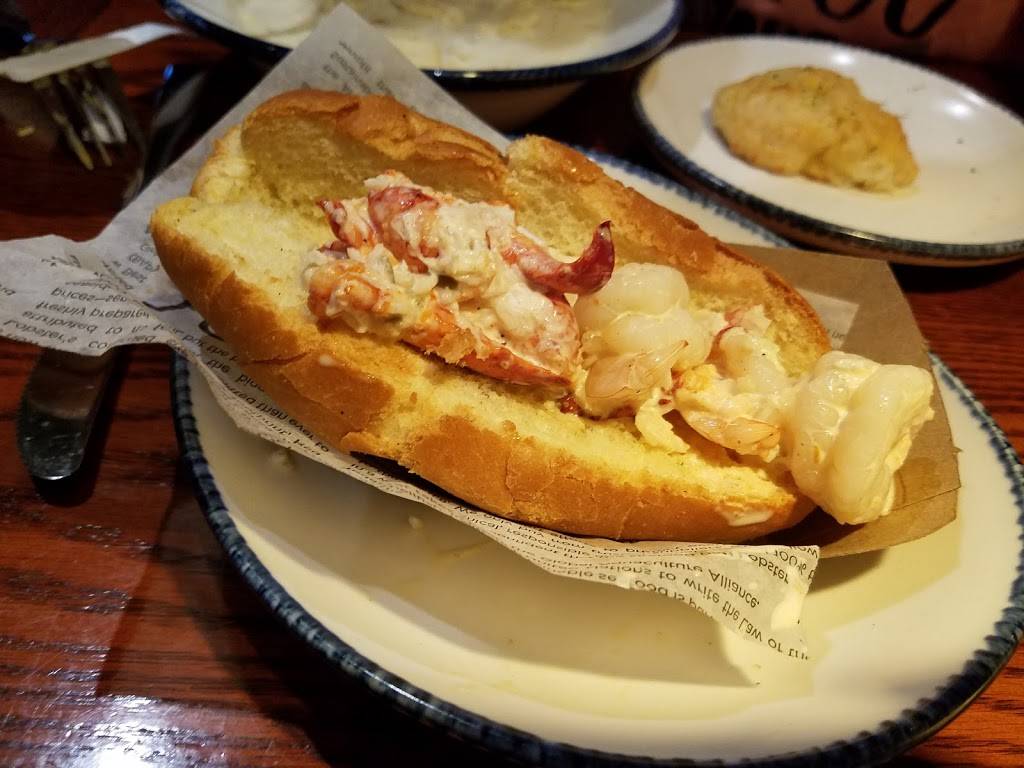 Red Lobster | restaurant | 211 Old Country Rd #217, Carle Place, NY 11514, USA | 5162487411 OR +1 516-248-7411