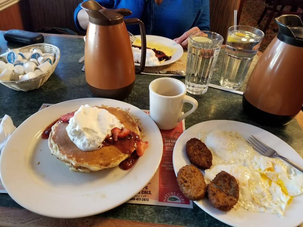 Applewood House of Pancakes | restaurant | 14361 Ocean Hwy, Pawleys Island, SC 29585, USA | 8439791022 OR +1 843-979-1022