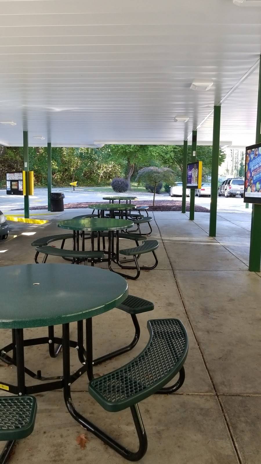 Sonic Drive-In | restaurant | 1001 Tunnel Rd, Asheville, NC 28805, USA | 8282960257 OR +1 828-296-0257