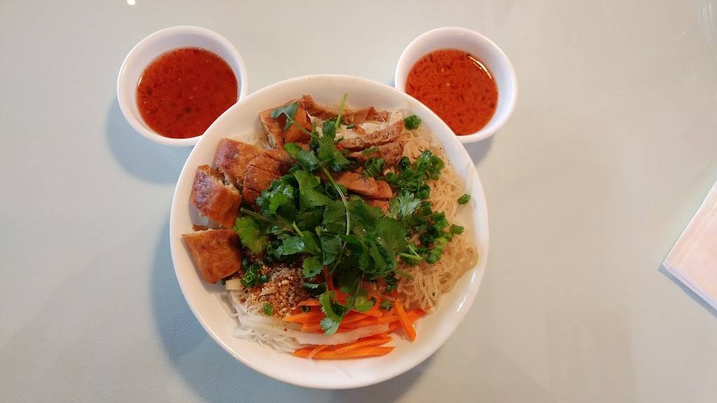 I Luv Pho | restaurant | 8350 N MacArthur Blvd #100, Irving, TX 75063, USA | 9724029799 OR +1 972-402-9799