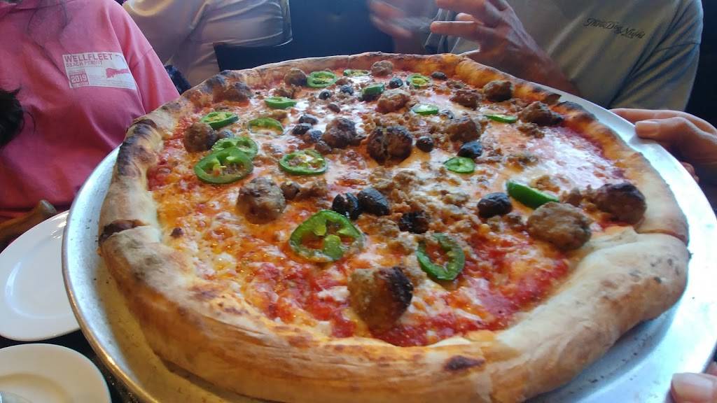 Molinaris | restaurant | 789 Adams St, Dorchester, MA 02124, USA | 6178251700 OR +1 617-825-1700