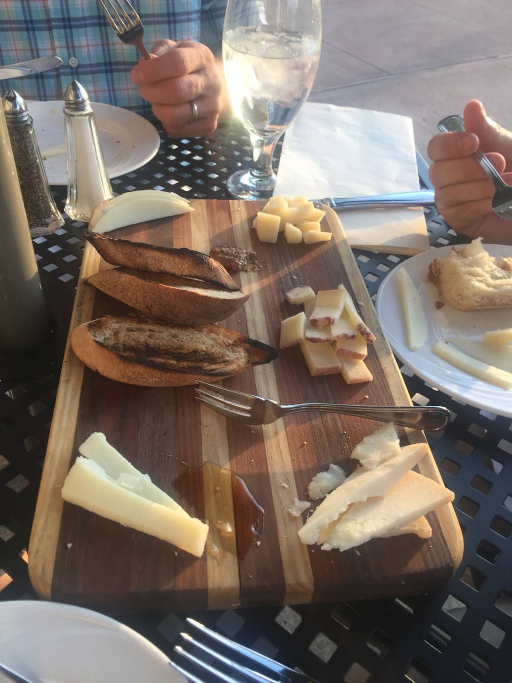 AV | restaurant | 320 Penn Ave, Scranton, PA 18503, USA | 5704575800 OR +1 570-457-5800